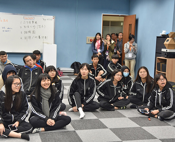 體驗大學課程 國立基隆高中200名學生開心學習