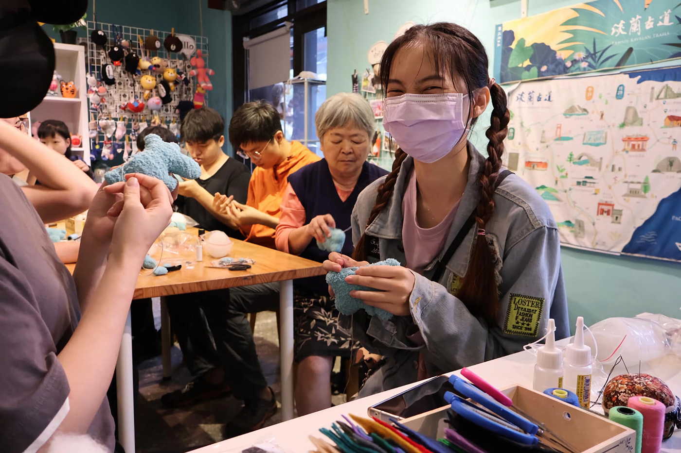 華梵大學同學參加石碇人文生命探索工作坊。  