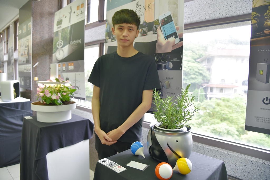 雷祖迪同學的作品「辦公室智能植栽系統」