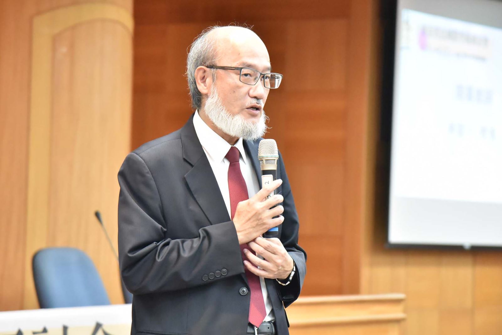 華梵大學林從一校長致詞。  