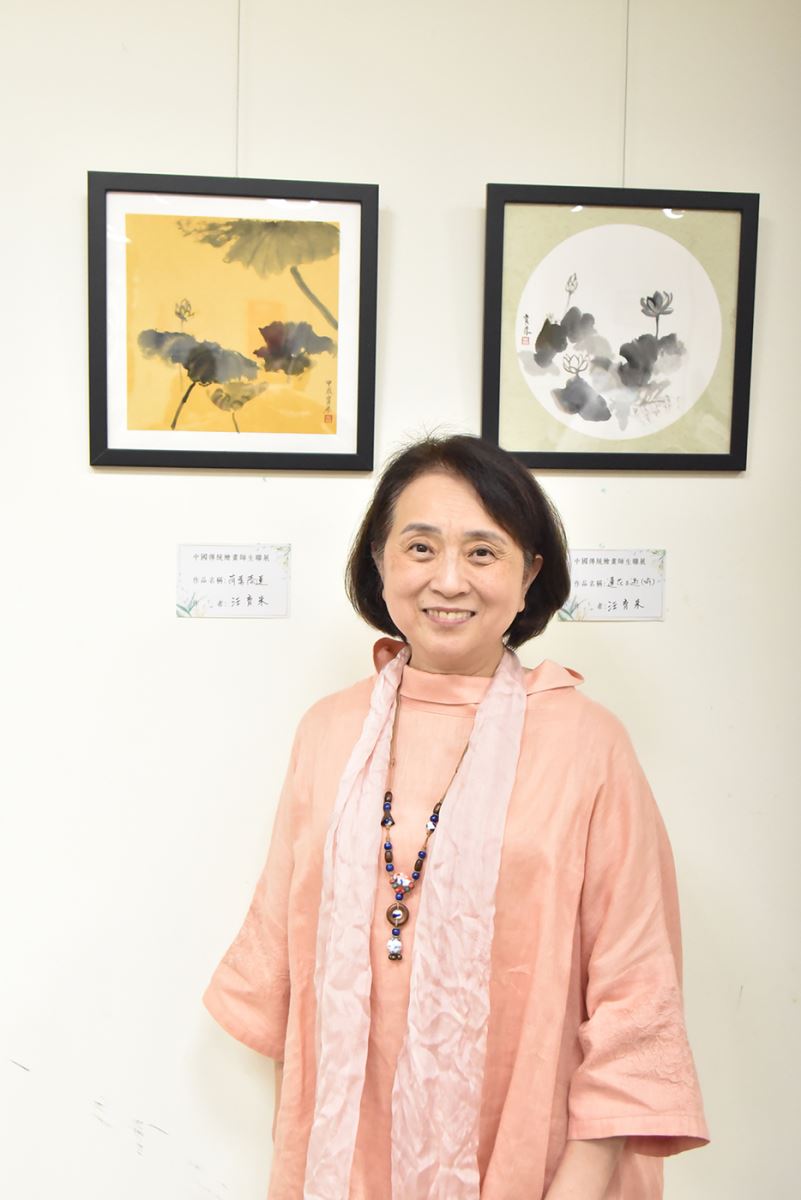 華梵大學佛教藝術學系碩士生汪育朱作品〈荷葉蔭蓮〉、〈蓮花三遇〉。 