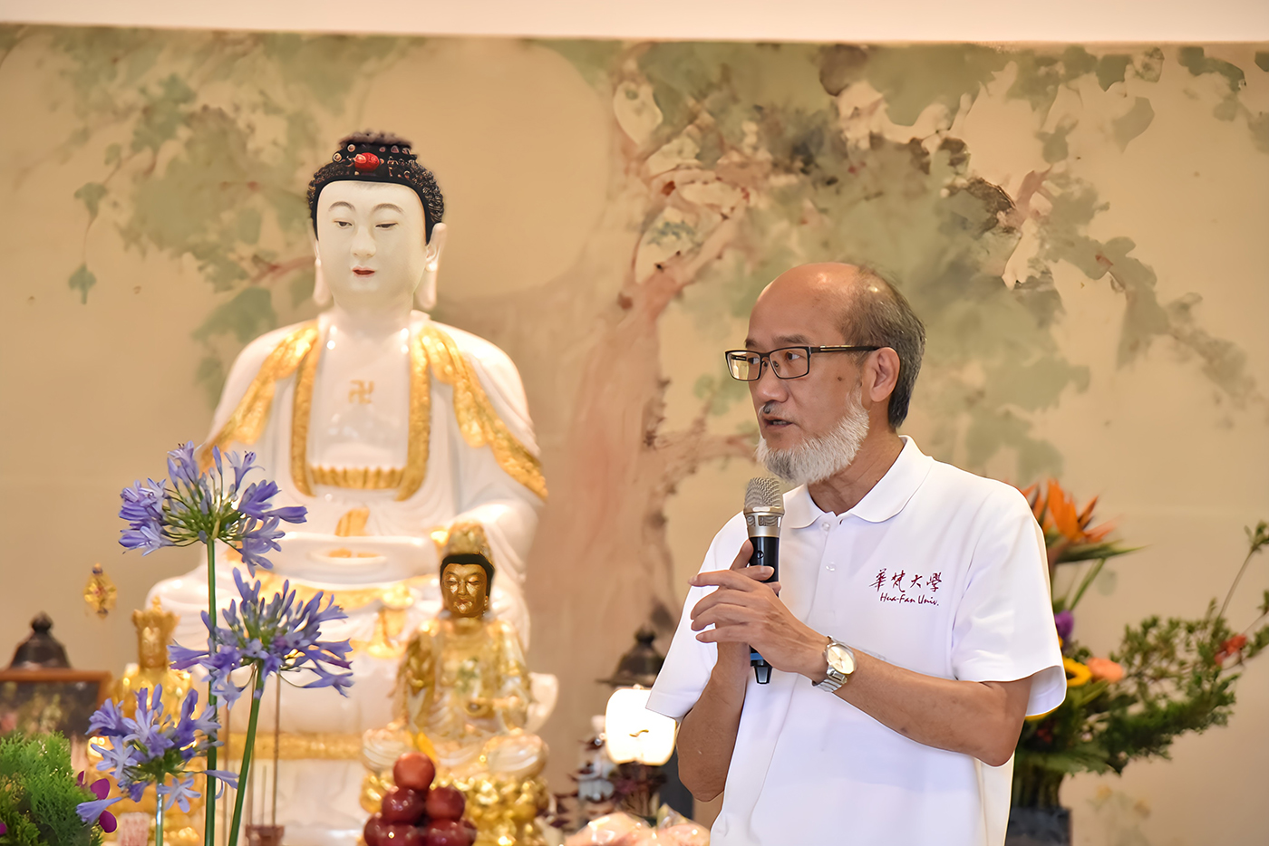 華梵大學林從一校長致詞。  林從一校長表示，