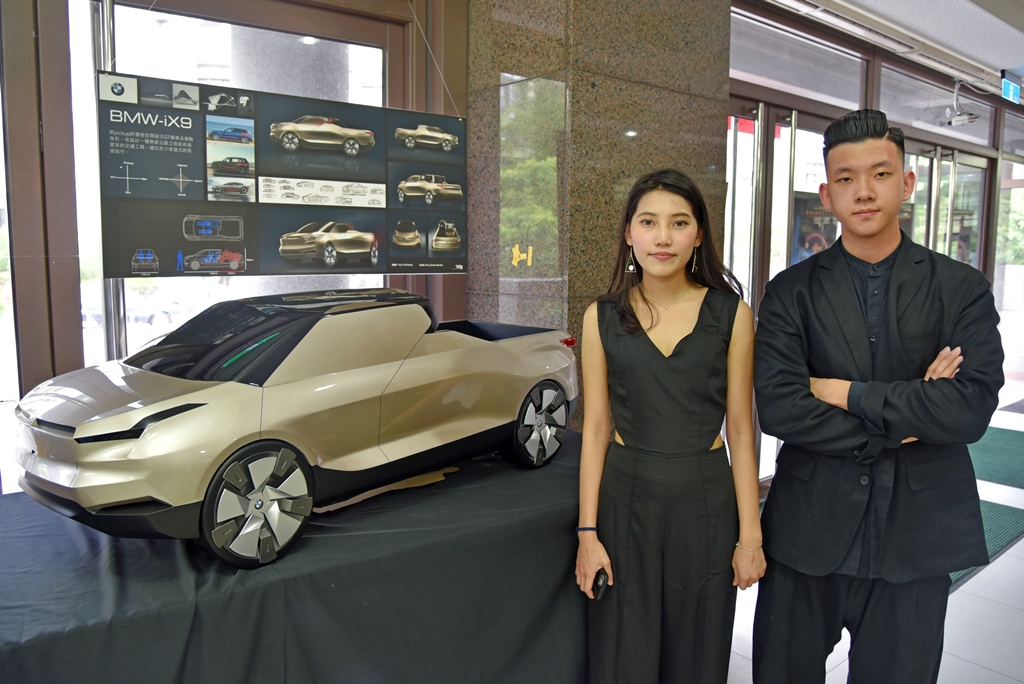 葉藝呈及吳佳璇同學設計的作品「BMW ix」。
